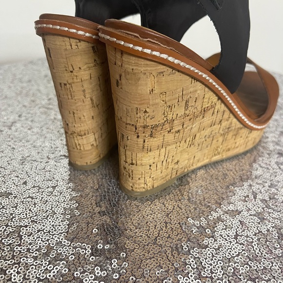 Shoes - Picture 4 of 7